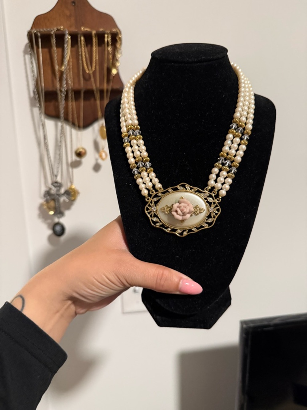 1928 | Vintage Faux Pearl and Pink Rose Pendant Necklace